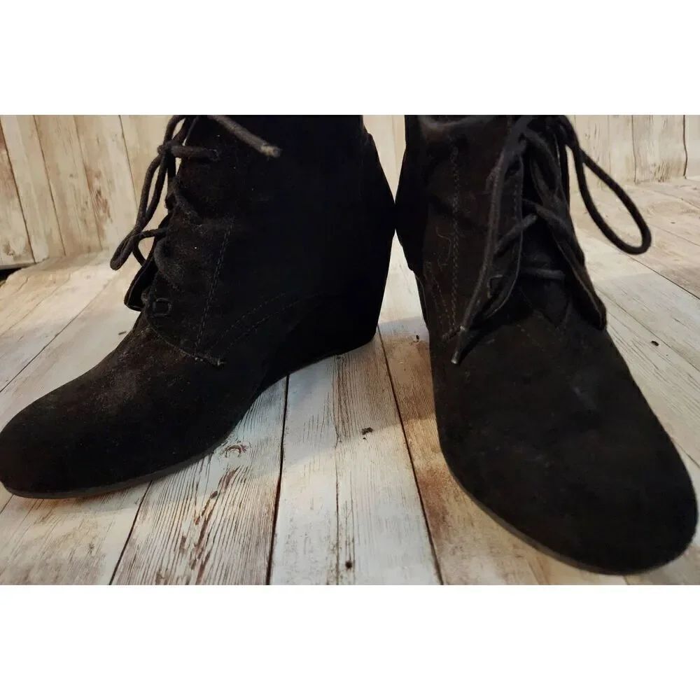 Charlotte Russe suade booties DG